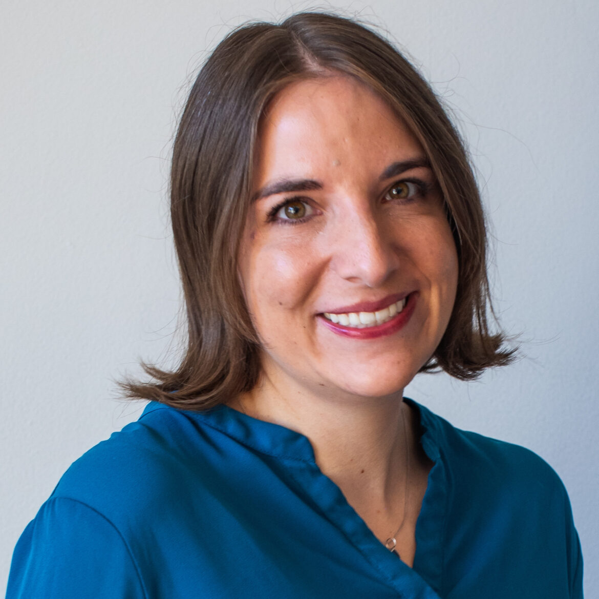 Lauren Stockly Headshot